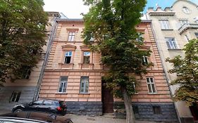 Lovely Apartment On Drahomanova Street